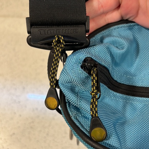 Timbuktu 2 XL Blue & White Cargo Tote with Shoulder Strap - Picture 11 of 16